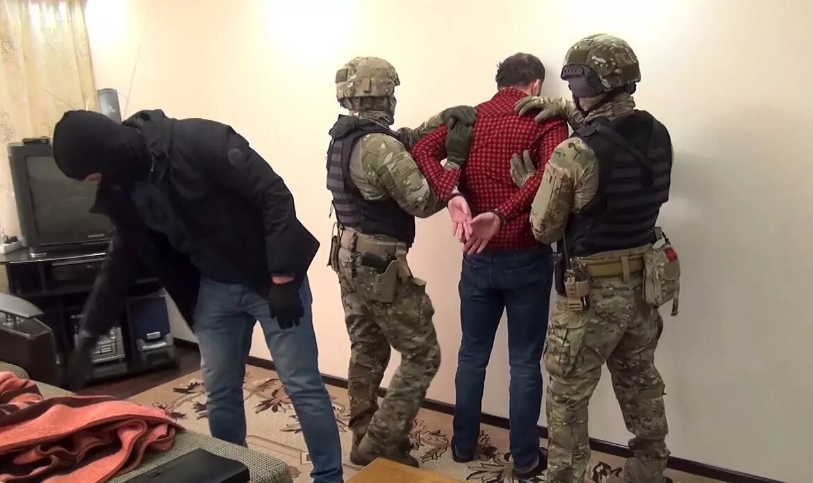 славянские ополченцы 2014 год. французский спецназ. гражданский захват. гражданский захват. гражданский захват.