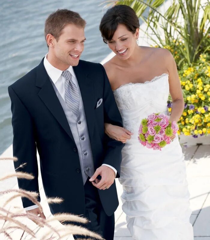 Мужской свадебный образ. Свадебный костюм для жениха. Свадебные костюмы для мужчин. Костюм жениха и невесты. Как одеть жениха на свадьбу.