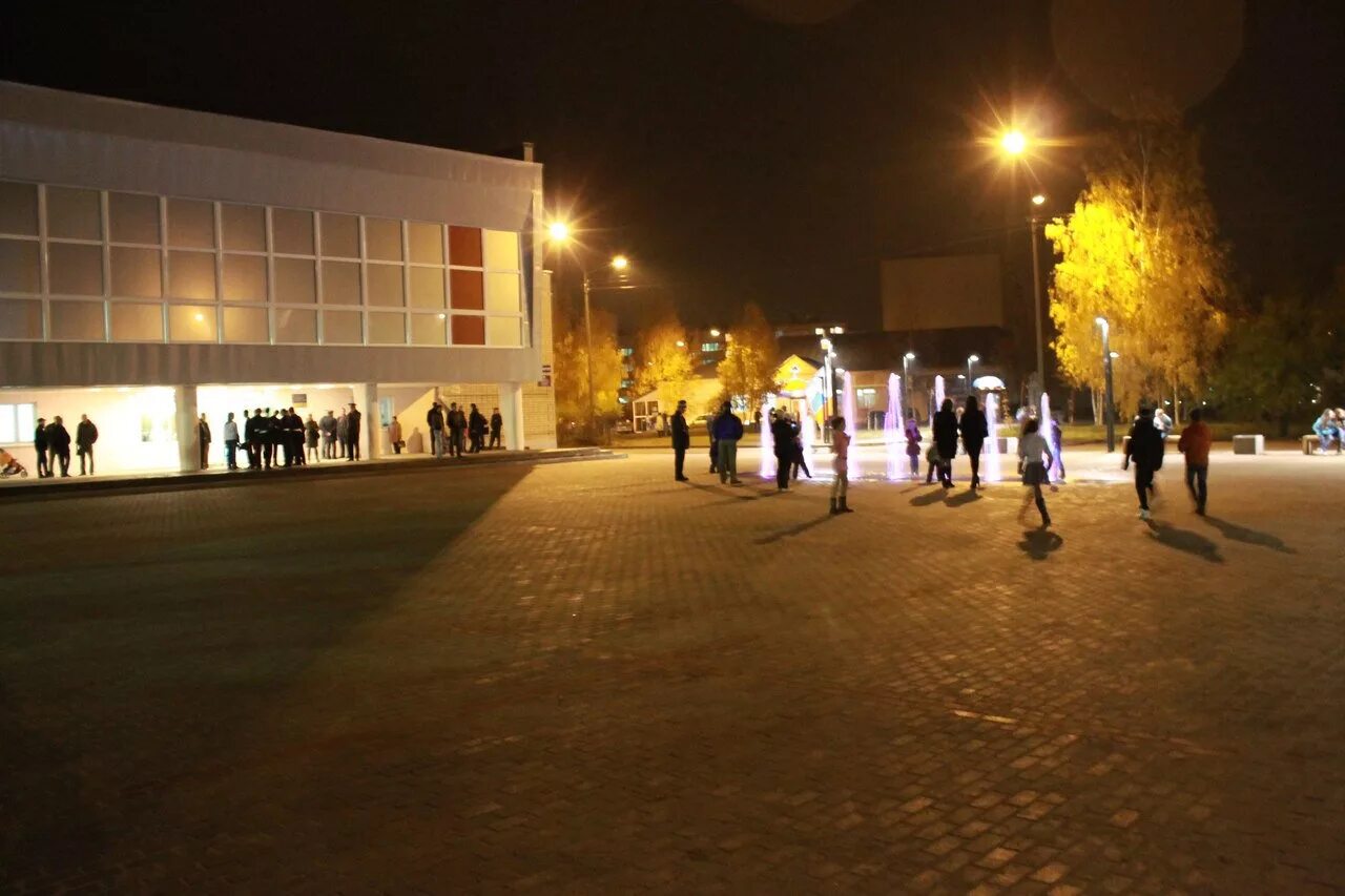 Город сокол вологодской области арбат. Г сокол администрация. Дк сухонский сокол. Дворец культуры сухонский сокол. Старый сокол вологодская область.