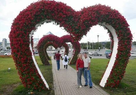 Фотозона сердце в сокольниках