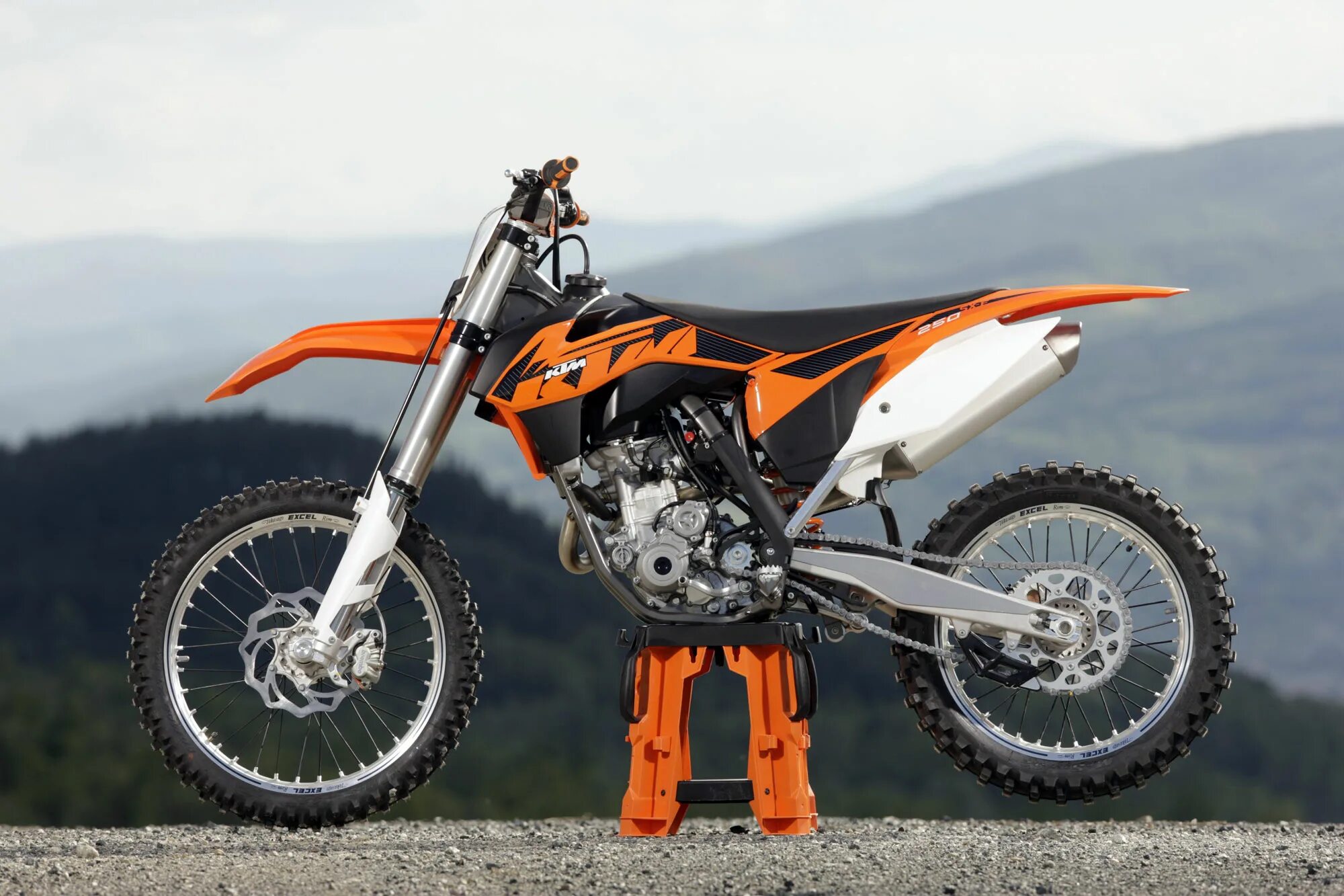 Кроссовый байк. KTM 250 SX-F. КТМ байк 250. KTM SXF 250. KTM 350 SX-F.