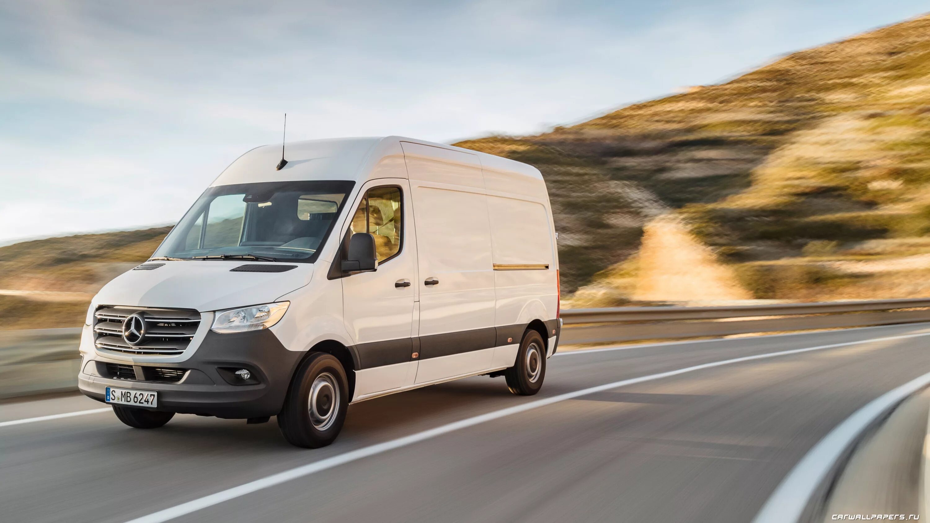 Mercedes sprinter фургон. Мерседес-Бенц Спринтер 2018. Мерседес Спринтер 2018. Мерседес Бенц Спринтер грузовой фургон. Mercedes Benz Sprinter 2020.