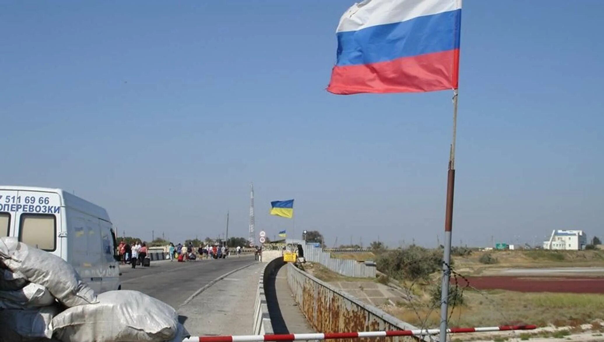 Граница между россией и украиной на сегодня. Граница между россией и украиной на сегодня. Украинская граница с россией. Стена на границе украины с россией. Граница между россией и украиной на сегодня.
