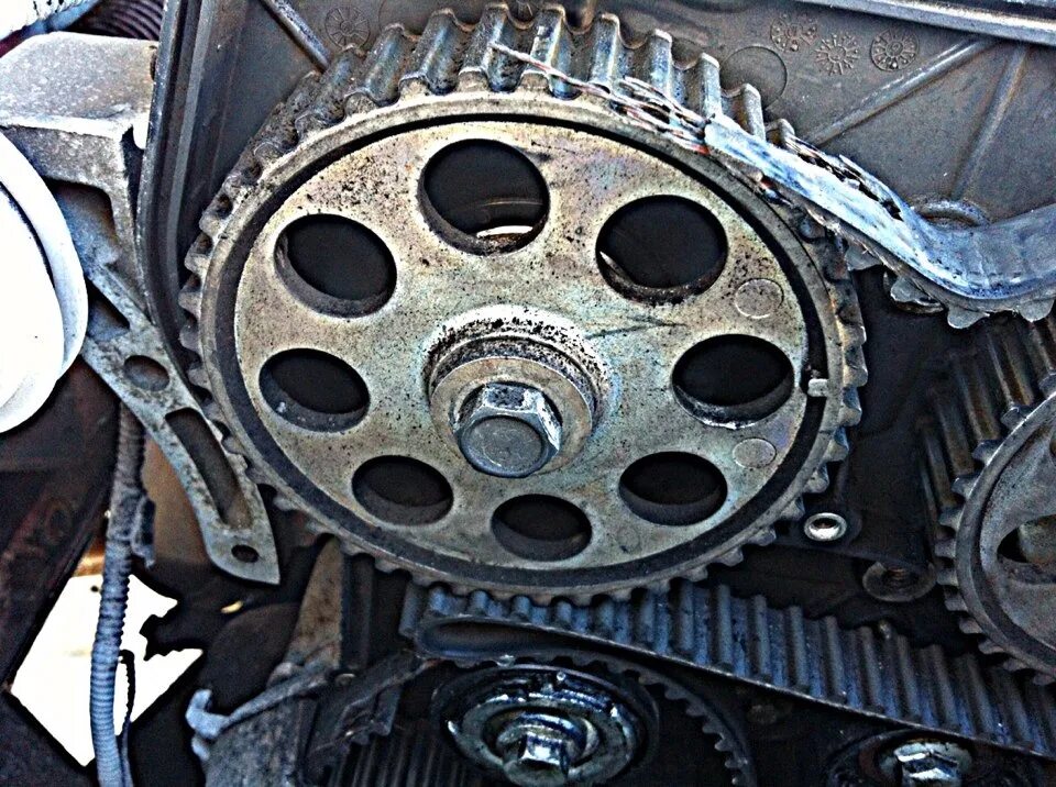 Надрыв ремня грм. Оборвало грм. Оборвало грм. Timing belt. Оборвало грм.