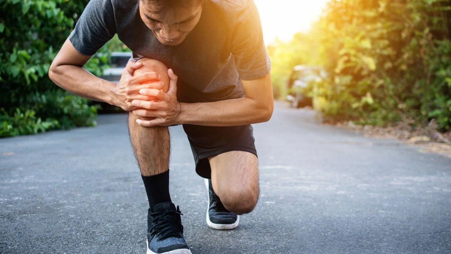В жару болят колени. Бег фото. Здоровые колени. Inflammation картинки. В жару болят колени.