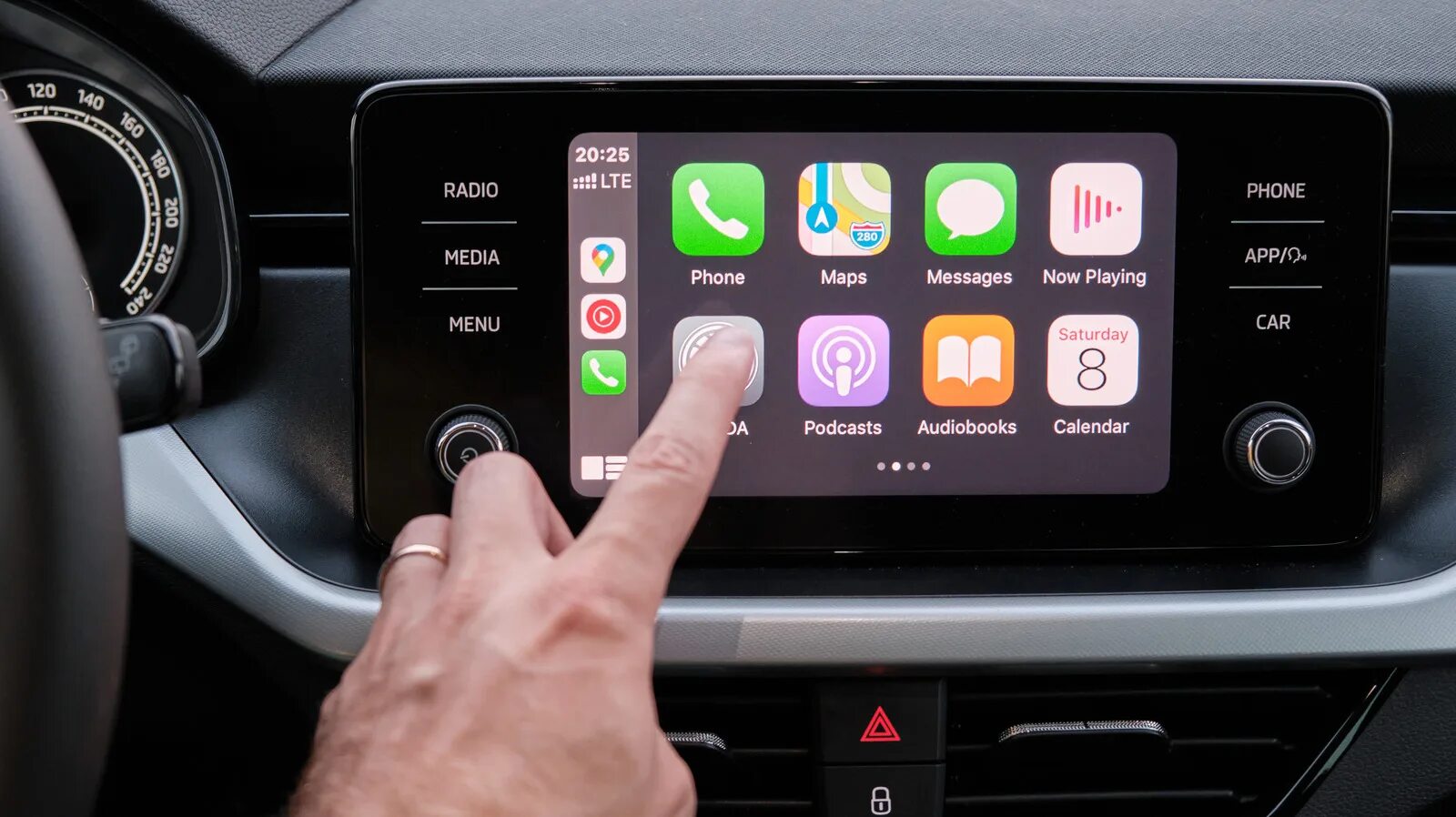 Установить приложение carplay. Яндекс навигатор в apple carplay. мото навигатор apple carplay. carplay яндекс навигатор volvo. яндекс навигатор carplay dashboard.