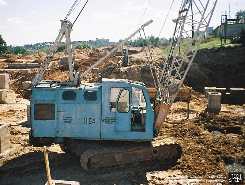 Монтажный кран рдк-25-2. Кран гусеничный rdk 250. Крана гусеничного rdk 250-3 «takraf». Кран рдк-250-2. Кран гусеничный рдк-25-1.