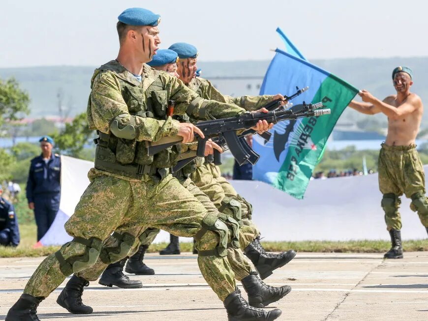 Десант телефон. ВДВ войска. Современные десантники. Солдат ВДВ. Воздушно-десантные войска.