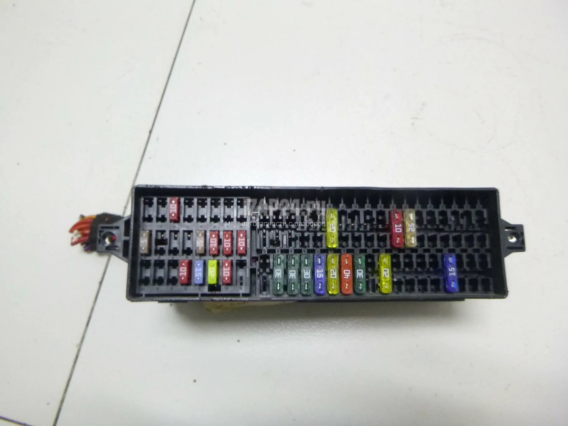 Блок предохранителей vw tiguan 2007. Блок предохранителей tiguan 2 2019. Блок предохранителей tiguan дизель. Volkswagen tiguan реле стартера. Блок предохранителей тигуан 1.