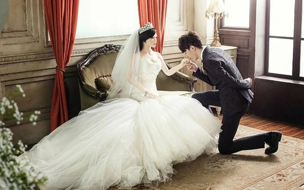 поженился на кукле. свадьба китайца и русской. русско-китайская свадьба. китаец женился. русская и китаец пара.