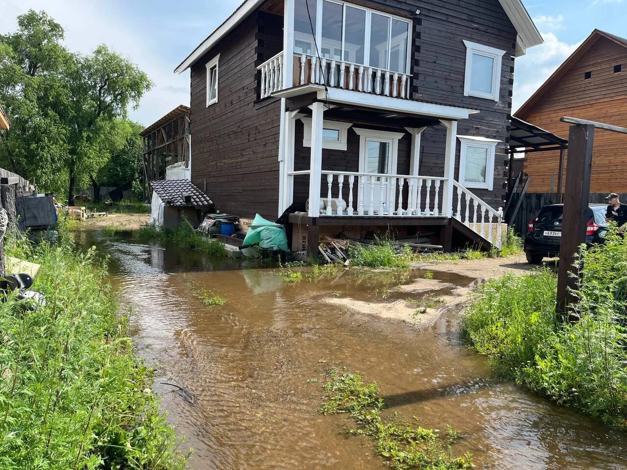Уровень реки иркут сегодня. Наводнение в городе иркутске на реке иркут. Уровень реки иркут сегодня. Иркутская наводнение 2023. Остров юность иркутск фото сейчас 2024.