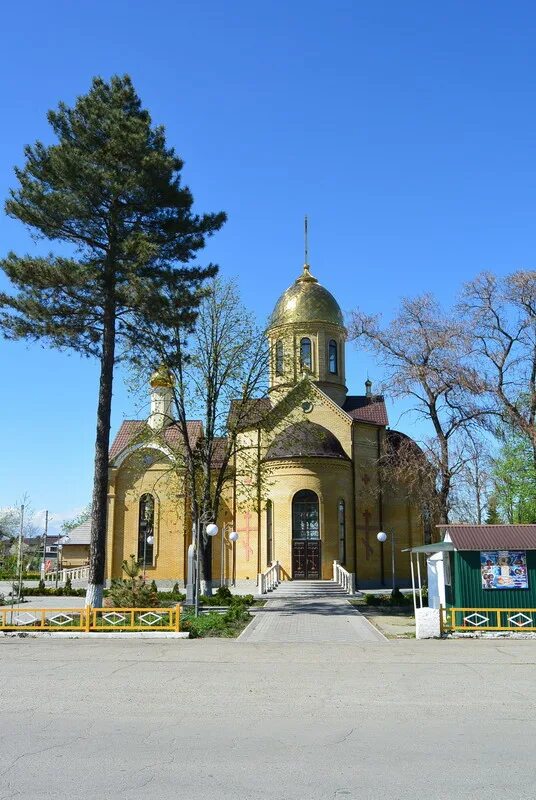 Храм лабинск. Свято Успенский храм Лабинск. Свято Никольский храм Лабинск.