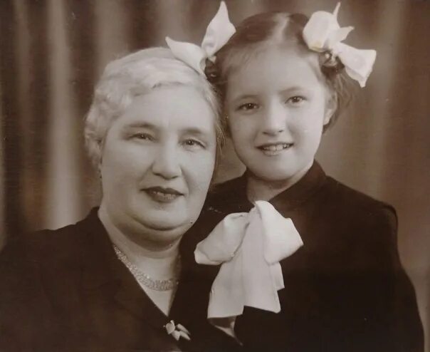 Жк 1-й ленинградский молжаниново. Семейный портрет. Жк 1 ленинградский. Ленинградская 1 семья. 1-й ленинградский жк.