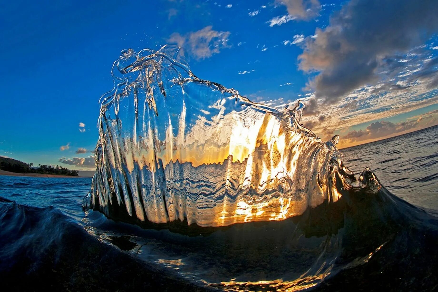 Amazing picture. Кларк Литтл фотограф. Кларк Литтл фотограф волны. Необычное море. Прекрасные необычные моря.