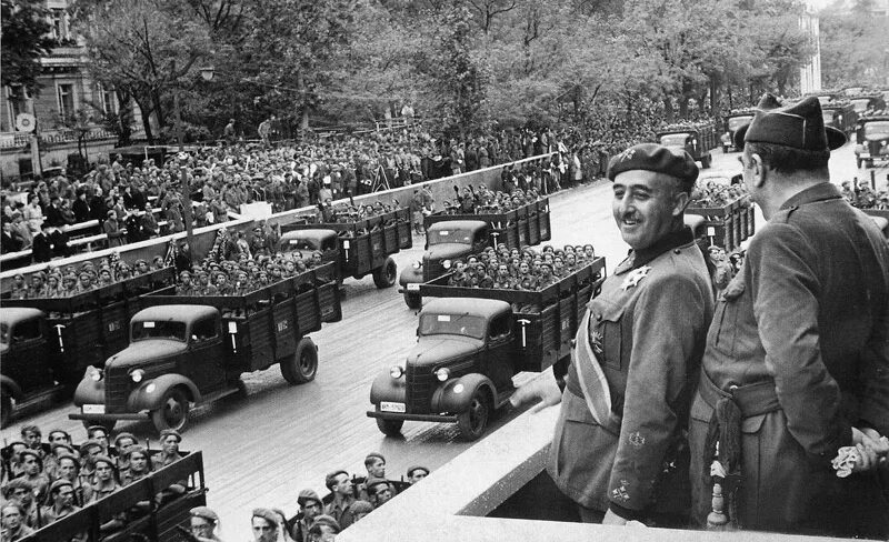 Испанская революция 1936-1939. Занятие мадрида войсками франко. Занятие мадрида войсками франко. Франсиско франко 1939. Франсиско франко 1936.