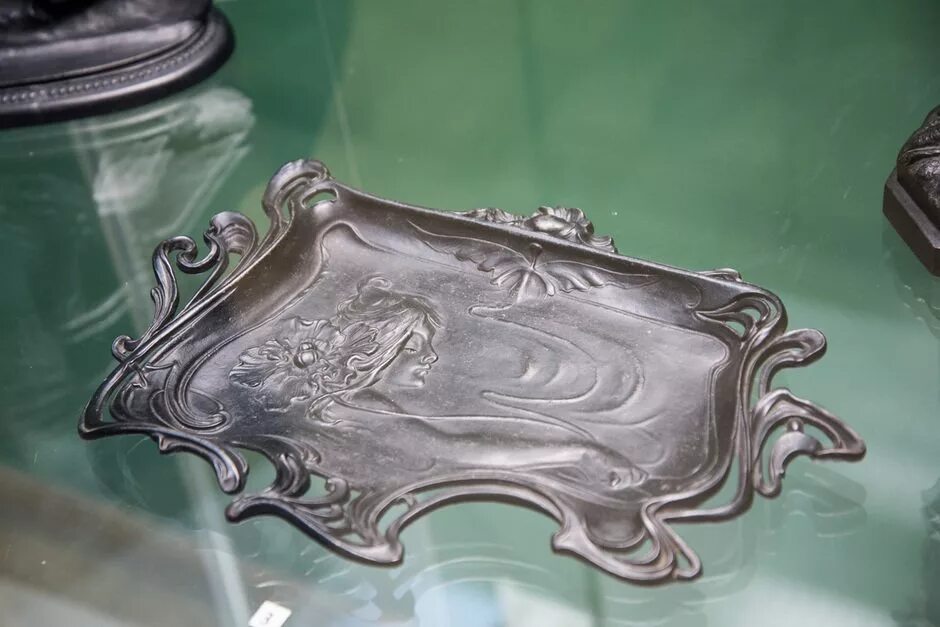 Урал чугун. Каслинское литье народный промысел. Урал чугун. Каслинское литьё промысел. Каслинский завод чугунного литья.