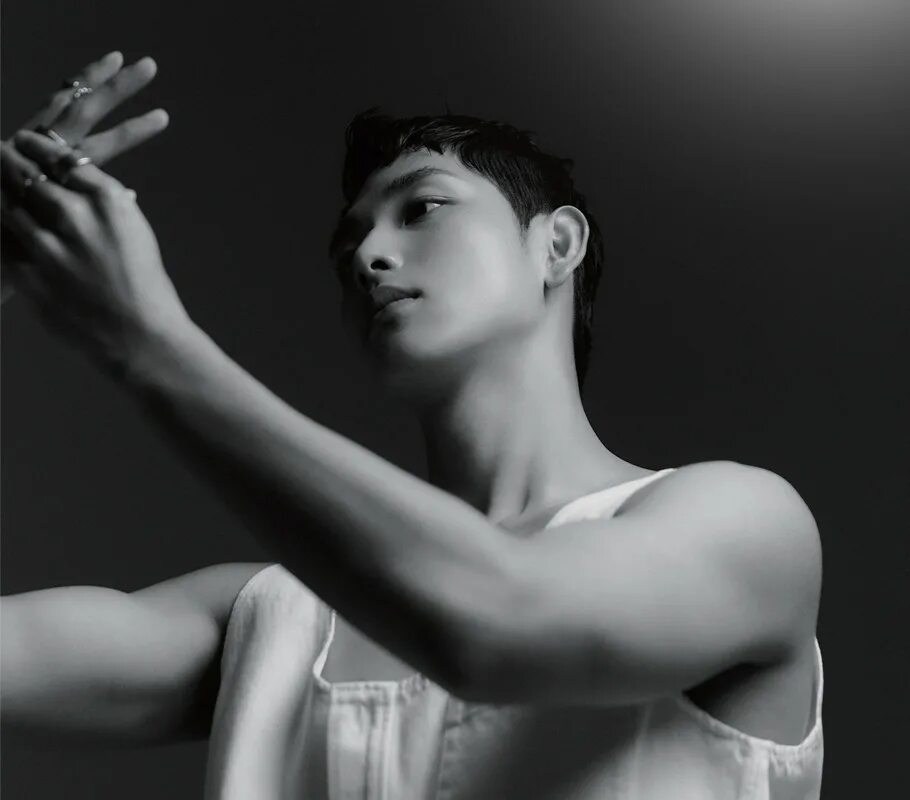 Им шиван актер. Ван ши жу и. Сяо чжан неукротимый. Цзян чэн дорама неукротимый. Чжан жоюнь новоландия.