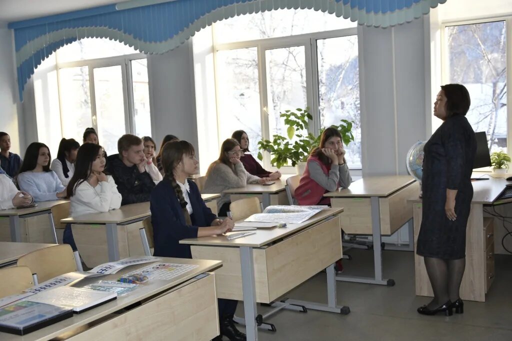 Курсы в горно алтайске. Пед колледж Горно Алтайск. Педагогический колледж ГАПК Горно Алтайск. Педучилище Горно Алтайск. Экономический техникум Горно-Алтайск.