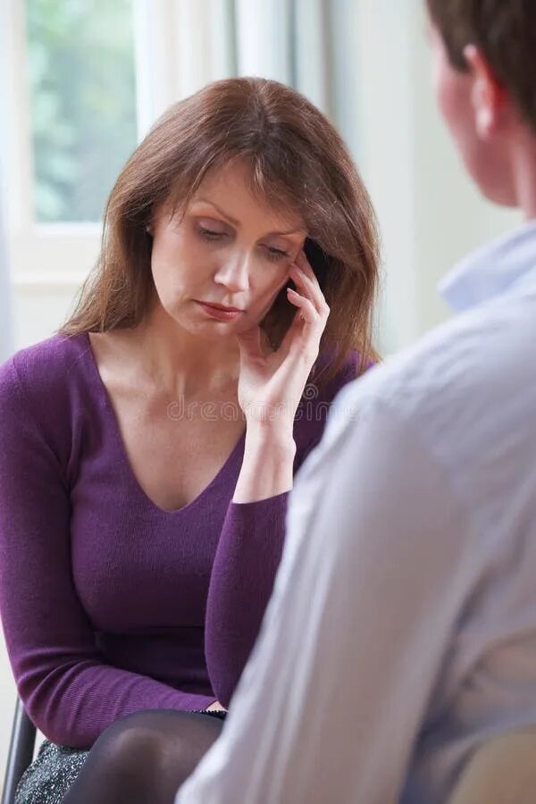 Жена грязно разговаривает. Грязные разговоры женщин. женщина грязная разговаривает. зрелая с грязными разговорами. разговор грязной мамочки.