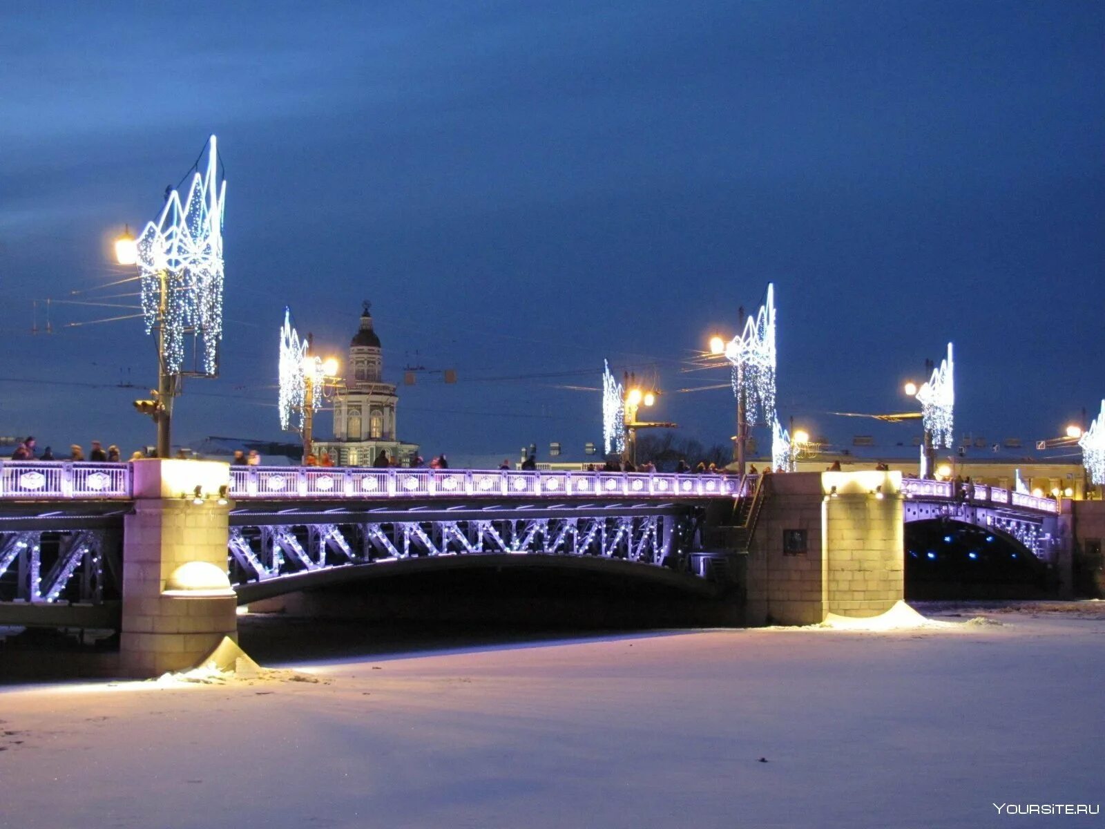 Разводят ли мосты зимой в санкт петербурге. Дворцовый мост в санкт-петербурге. дворцовый мост в санкт-петербурге зимой. александровский мост питер. преображенский мост в санкт-петербурге.