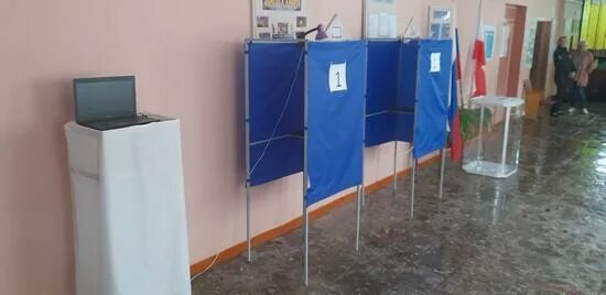 Выборы 11 б. Выборы избирательный участок. Выборы губернатора Кировской области. Саратов выборы губернатора 2022.