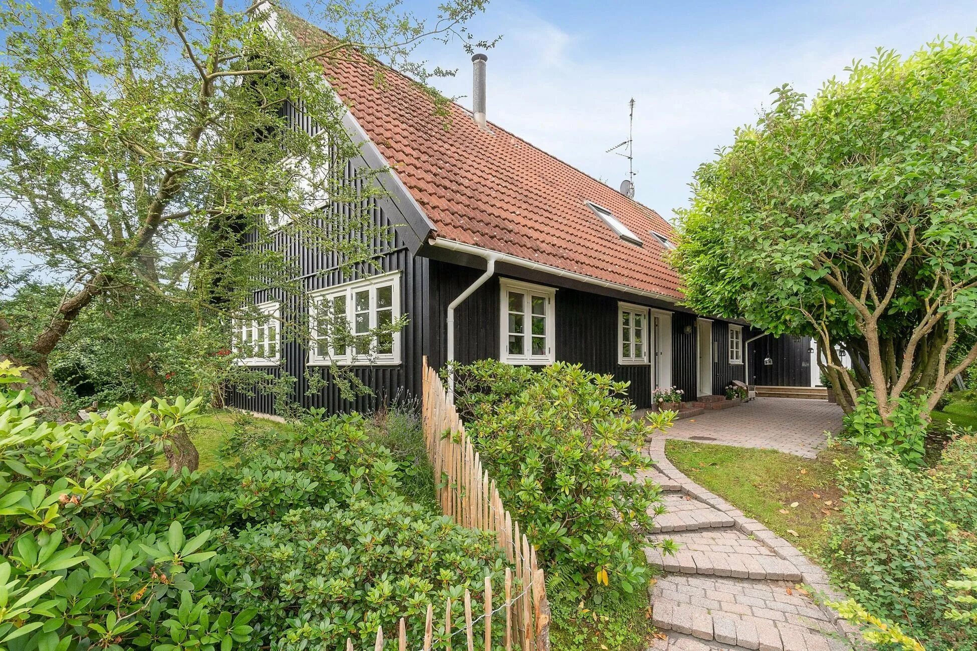 дома в деревенском стиле снаружи. деревенский дом в современном стиле. дом в стиле амбара barn house. деревенская кухня интерьер. деревенский стиль интерьера фармхаус.