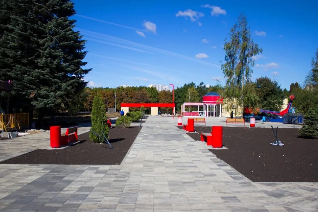 Сцена в парке победы липецк. Вакансия парк победы. Парк победы михайловка волгоградской. Парк победы липецк. Парк победы липецк 2020.