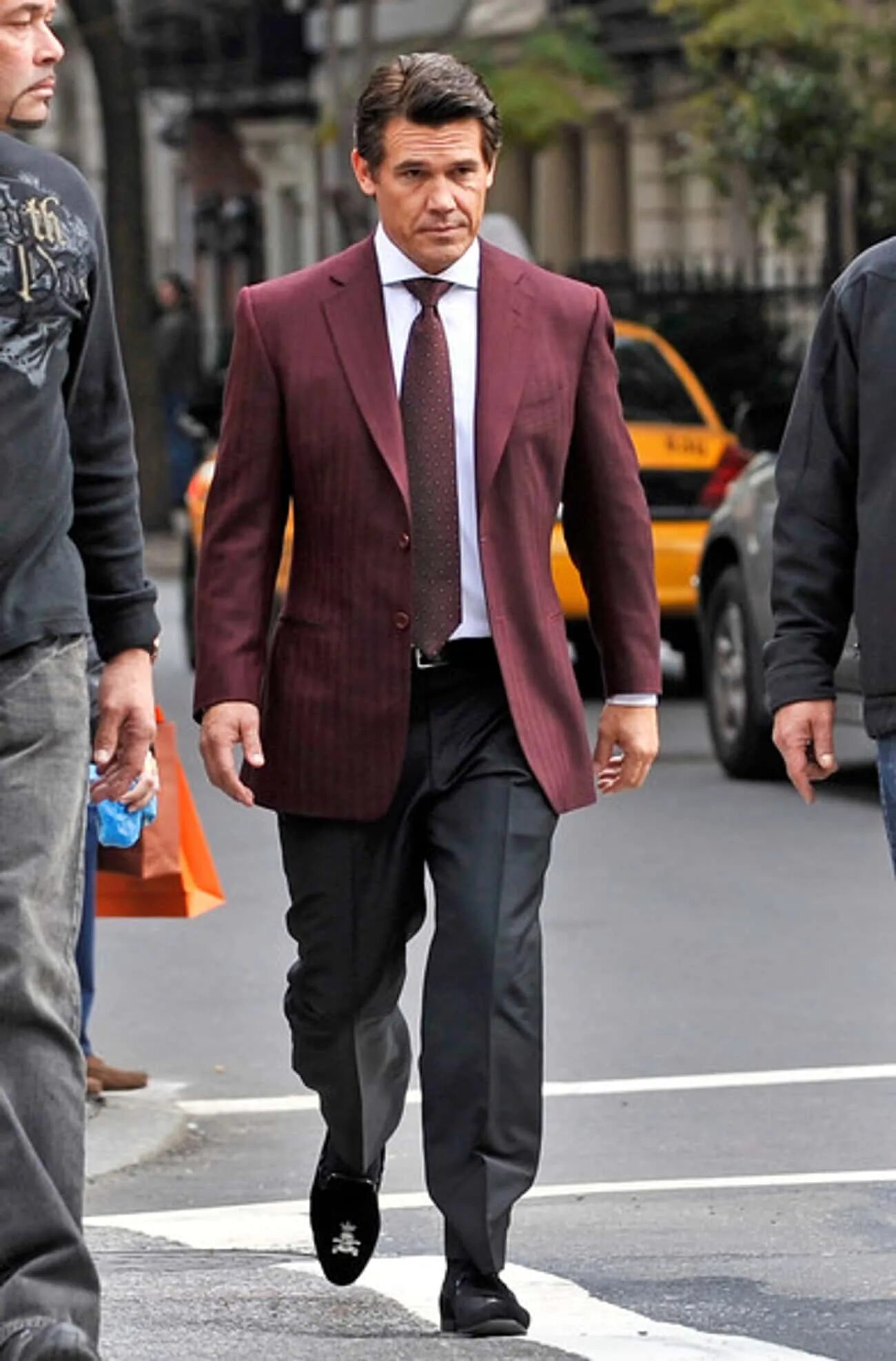 Джентльмены эдвардианской эпохи. Костюмы 1910 годов мужские. Костюм мужской. Костюм жениха. Визитка костюм мужской.