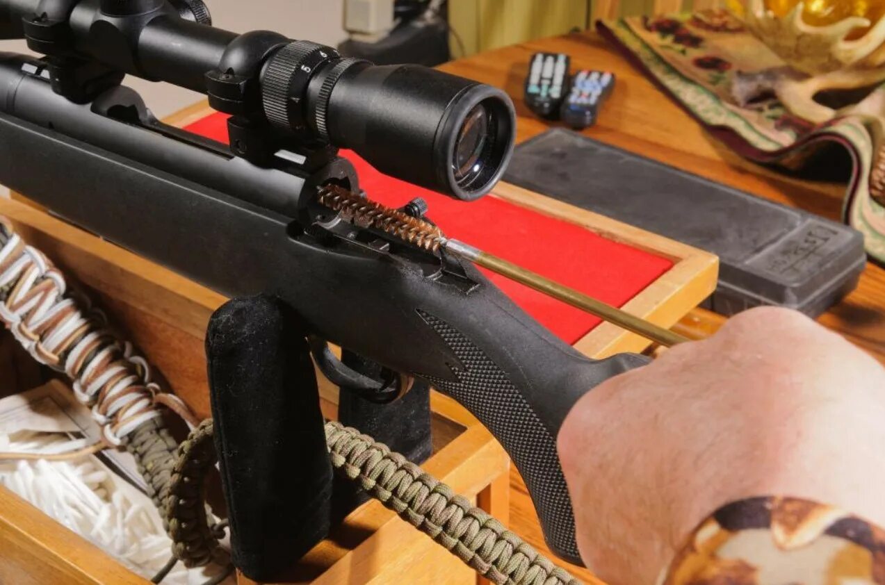 Направляющая для чистки cz 527. Как чистить карабин. Чистка оружия. Как почистить ствол ружья. 62.