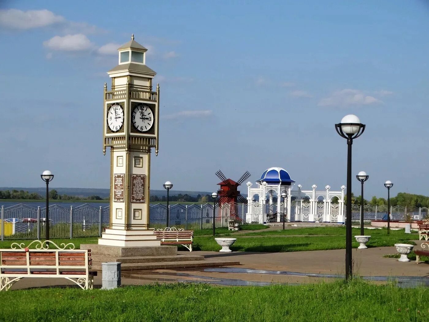 Набережная камы чистополь. Чистополь набережные. Набережная реки кама чистополь. Парк набережная кама чистополь. Чистополь набережные.