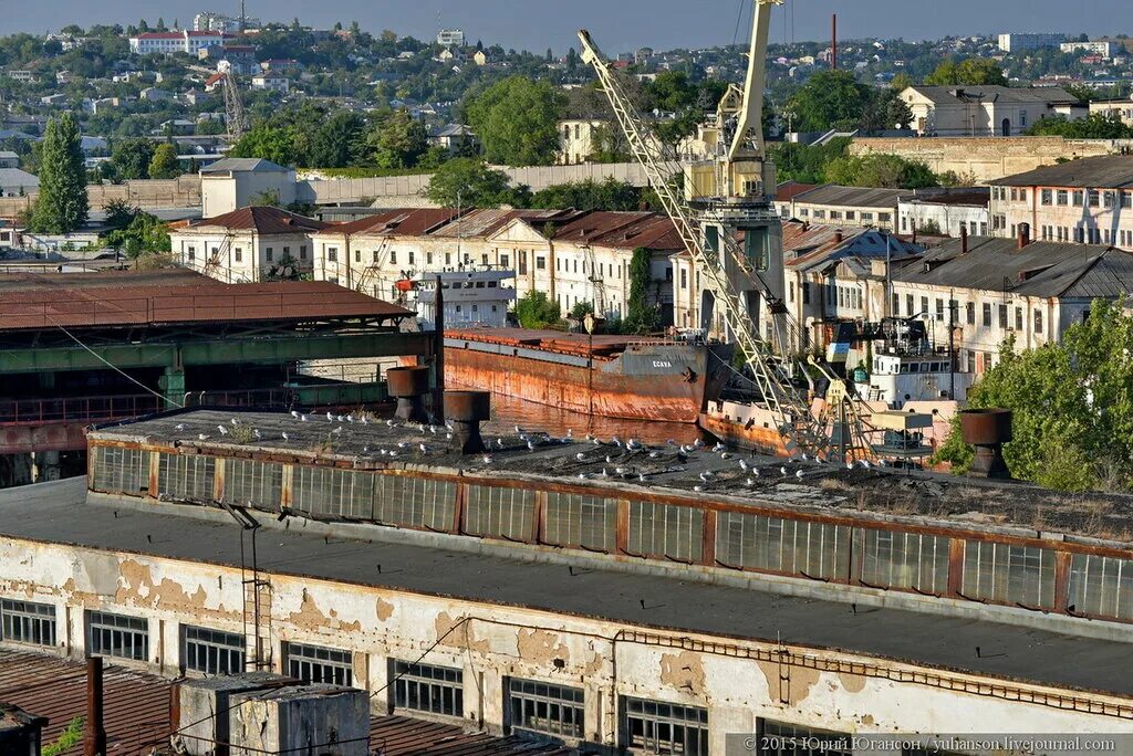 Фабрика орджоникидзе. Севастопольский завод им Орджоникидзе. Завод Орджоникидзе в Севастополе. Севастопольский морской завод завод Серго Орджоникидзе. Севастопольский морской завод им с Орджоникидзе проходная.