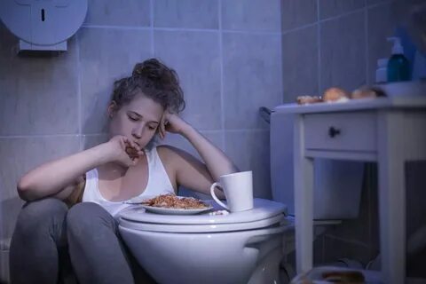 Почему рыгаю яйцом