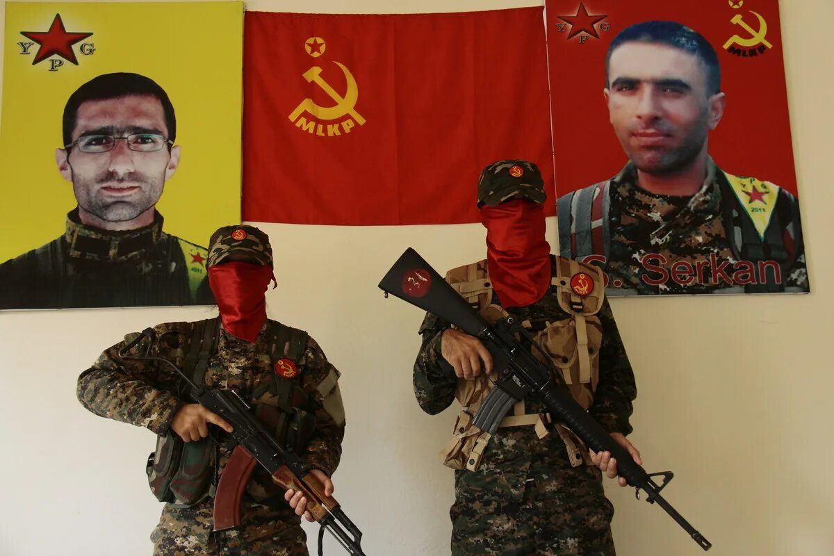 Советские террористы. Душманы и моджахеды. Моджахед со стингером. Тинатин петвиашвили террористка. Афганец с рпг 7.