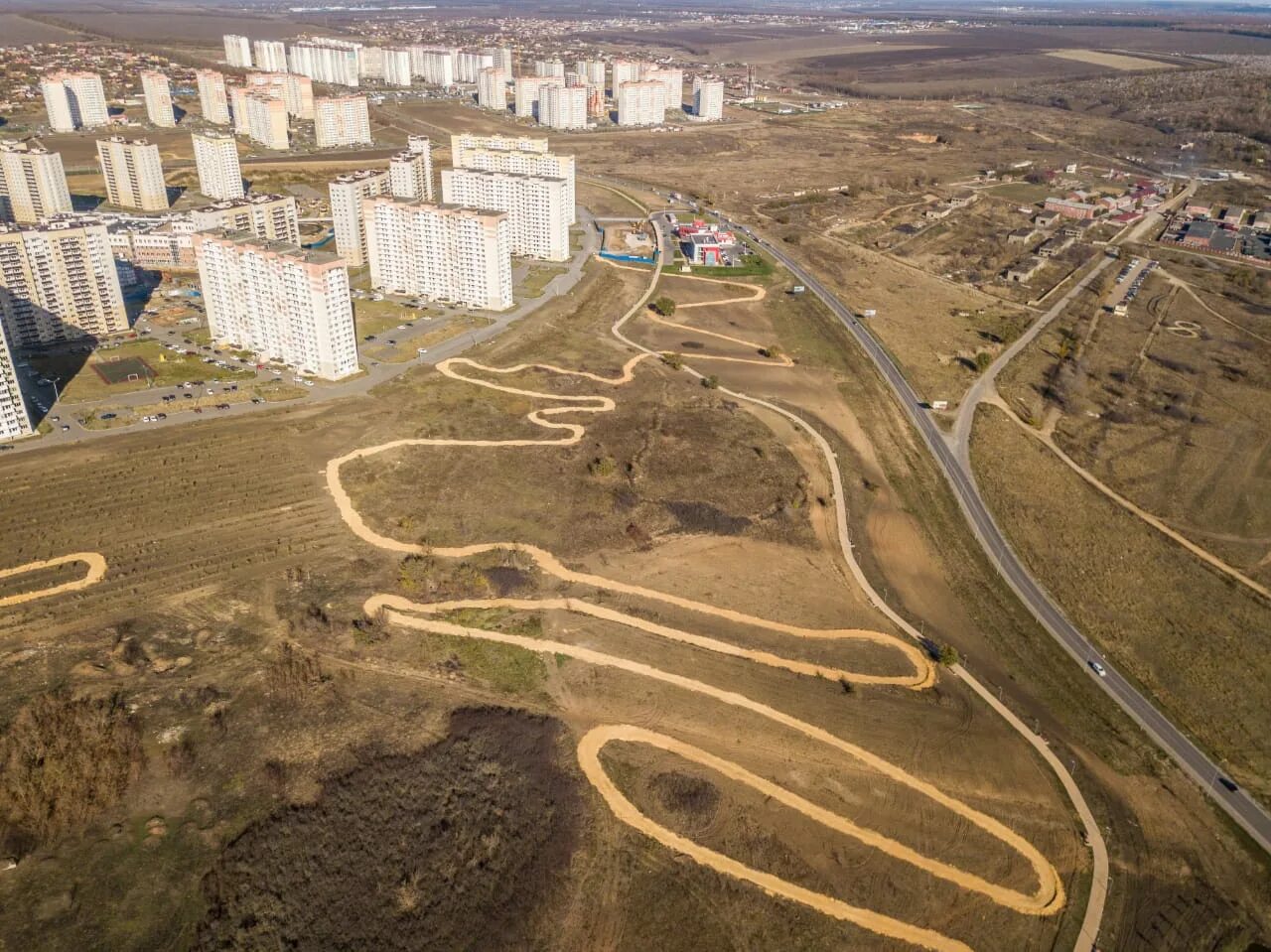 Дорога в микрорайон Суворовский. Велотрасса Суворовский Ростов. Новая дорога Суворовский орбитальная. Орбитальная 2 новая дорога.