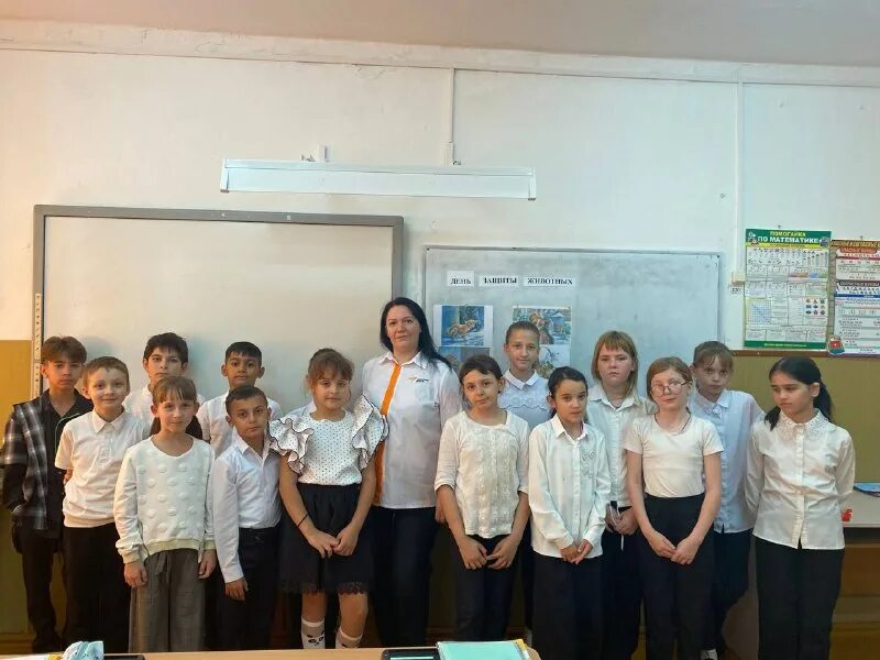 учителя девятой школы. школа 9 благодарный. благодарный ставропольский край школа 6. школа 9 благодарный. фотография на день учителя с классом.