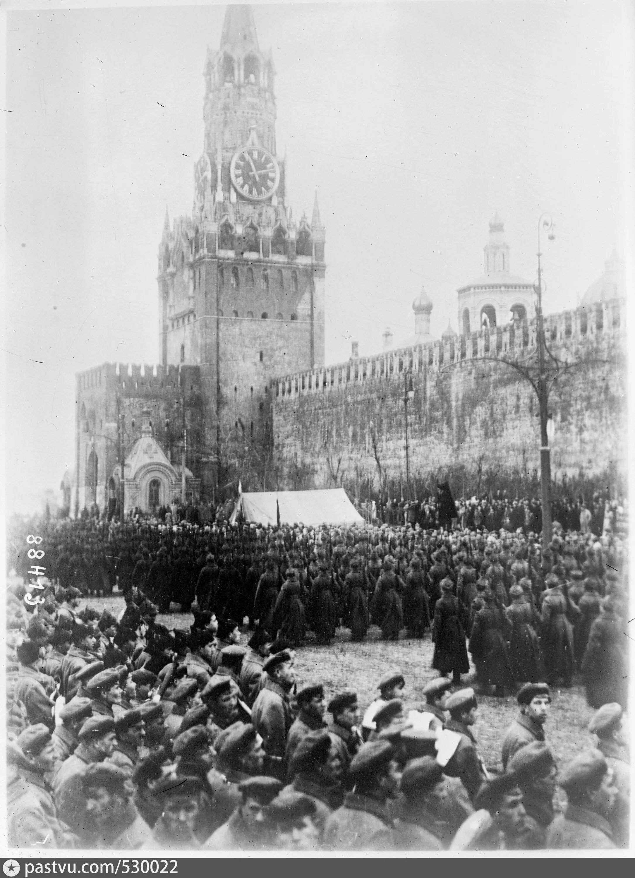 Кирпичная трибуна 1922 архитектор маят красная площадь. Москва 1922 года. Кирпичная трибуна 1922 архитектор маят красная площадь. Москва 1922 года. Москва 1922 года.