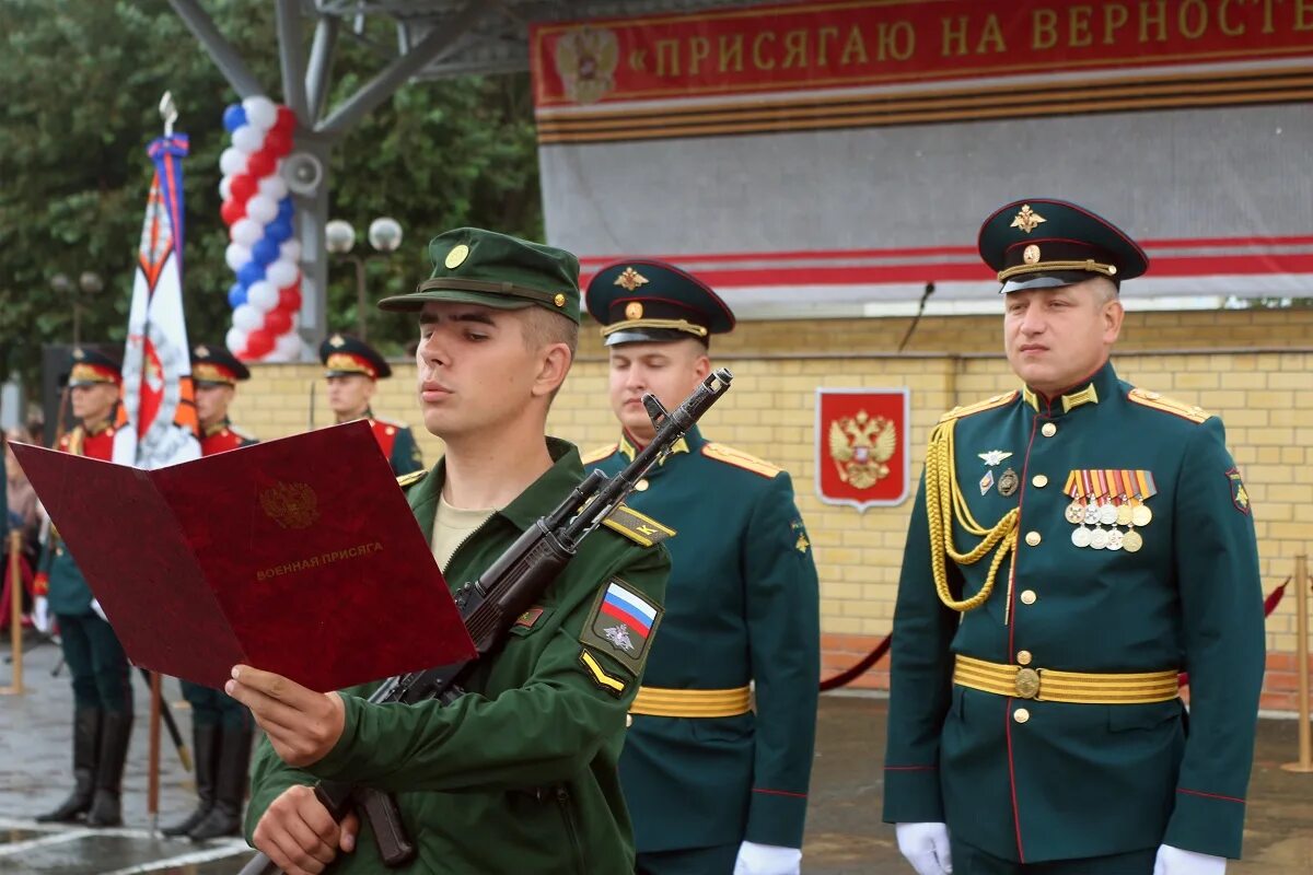 Киреев а. Аллея героев нввку. Рота почетного караула нввку. Нввку новосибирское учебный центр. Училище радиоэлектроники череповец.