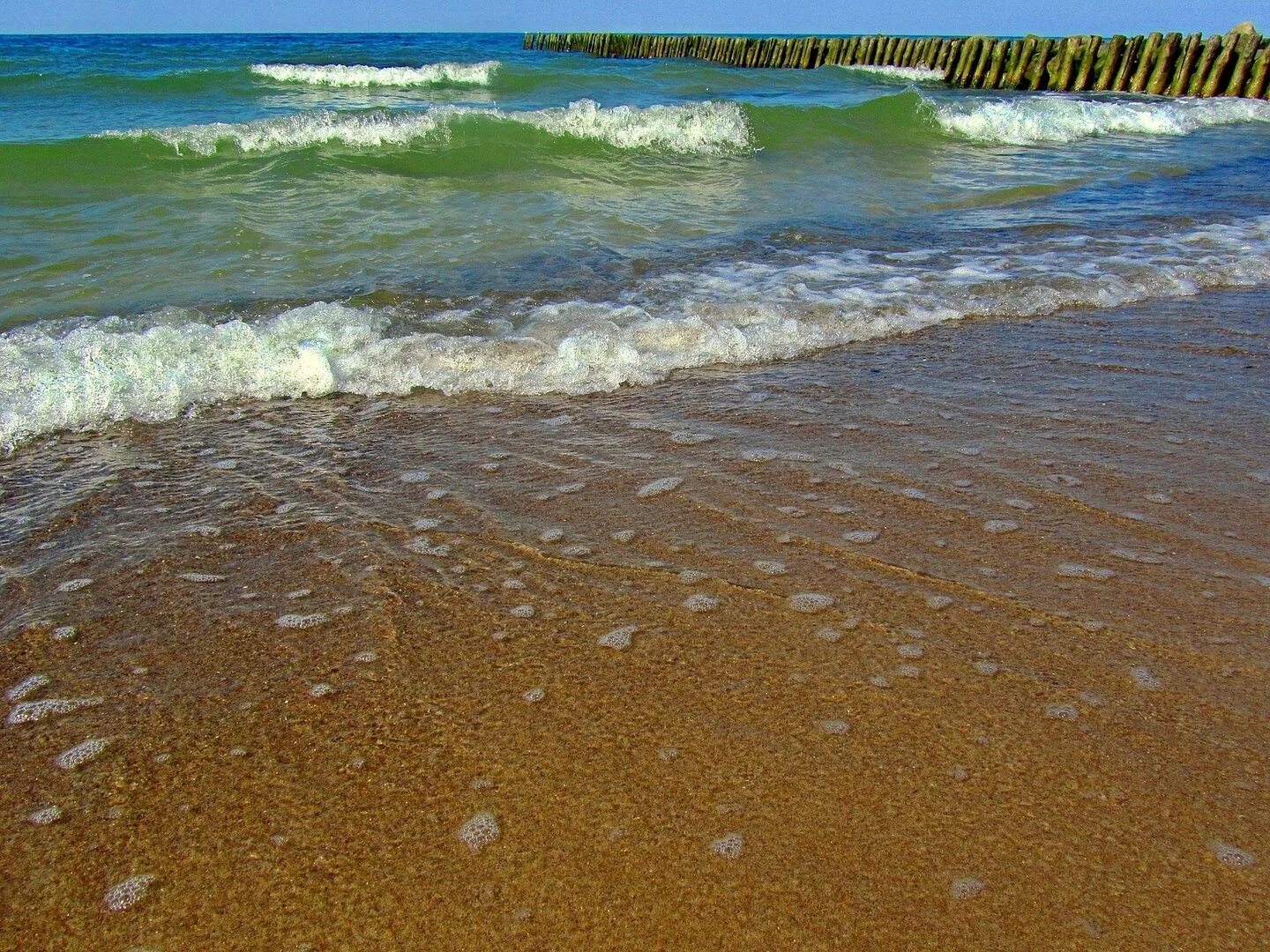 песочный пляж в лазаревском. песочный пляж адлер курортный городок. песочный пляж в лазаревском. лазаревское если песчаный песок. песчано галечный пляж лазаревское.