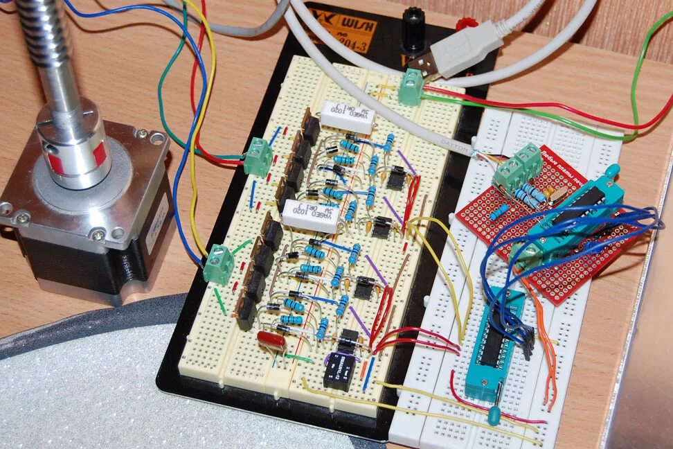 Самодельные драйвера. Одноканальный контроллер шагового двигателя xj90. Блок управления шаговым двигателем 80 вольт. Контроллер шагового двигателя на ардуино. Контроллер шагового двигателя be-1103.