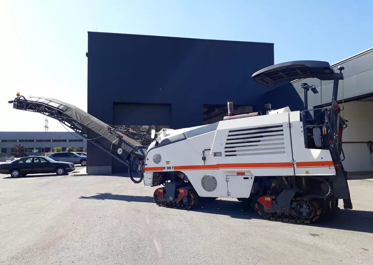 Дорожная фреза для снятия асфальта. Фреза дорожная wirtgen w1000. Дорожная фреза wirtgen w50. Дорожная фреза sf 1000c. Фреза для снятия асфальта wirtgen.