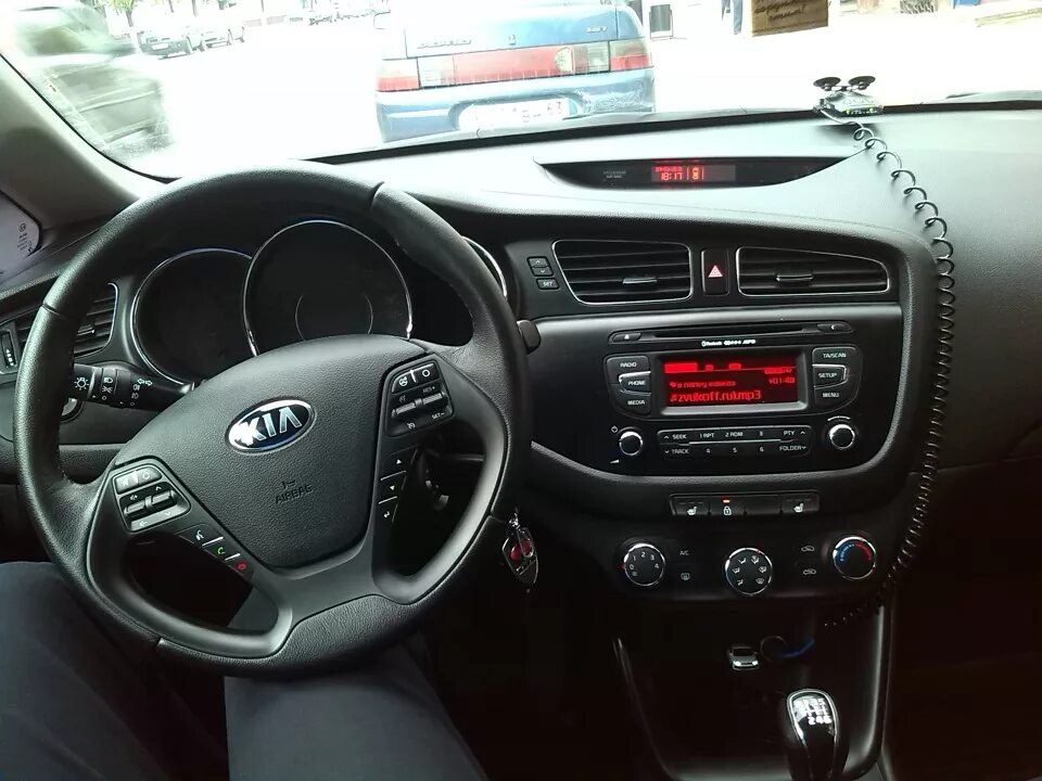 Киа сид 15. Kia Ceed 2 салон. Kia Ceed 15 год салон. Кия СИД 2 салон. Кия СИД 2012 салон.