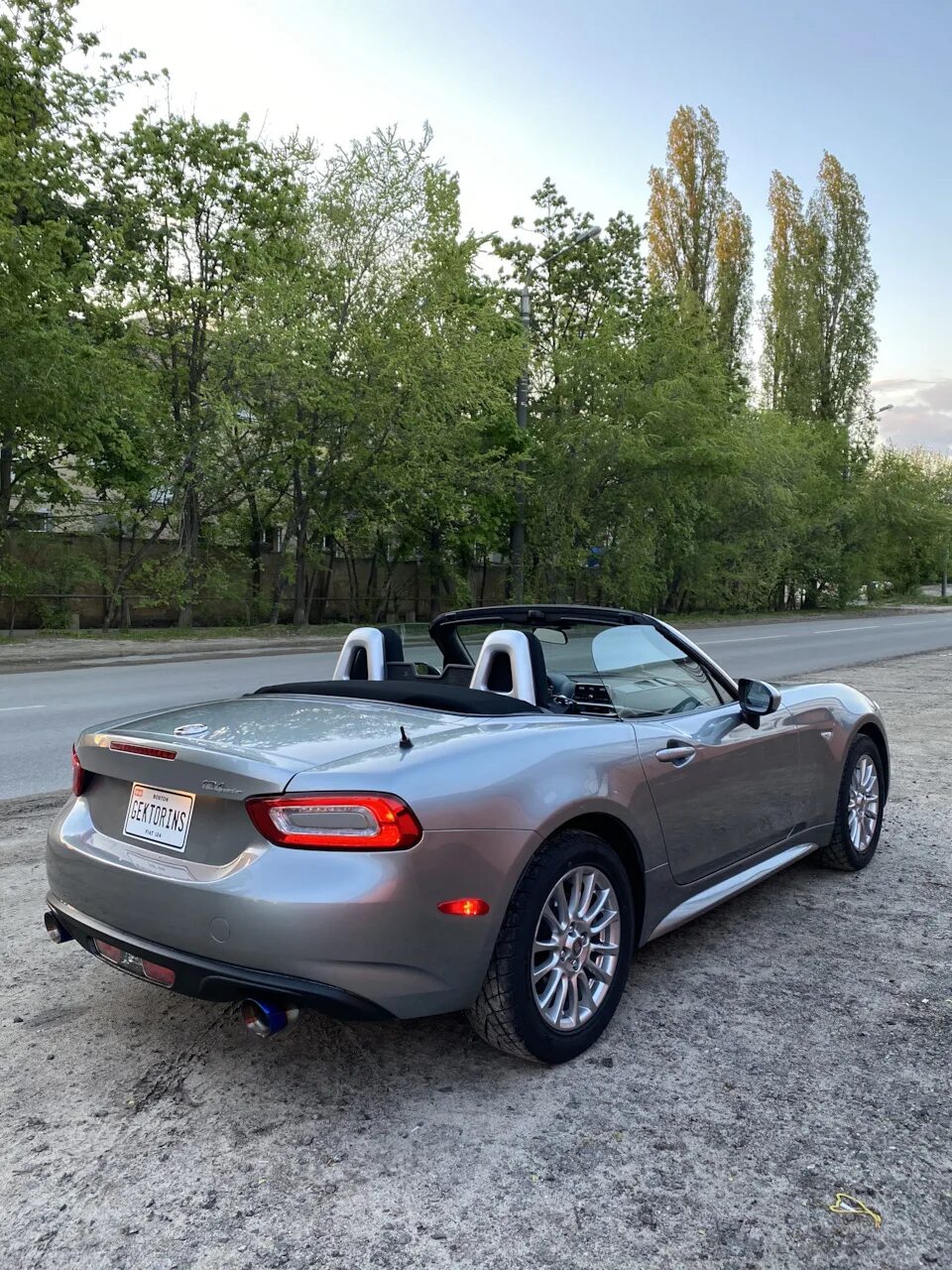 1 fiat abarth 124 spider. Fiat 124 спайдер. Паук 124. Паук 124. Кабриолет fiat 124 spider.