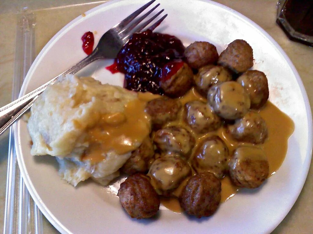 Тефтели как в икеа рецепт. Ikea meatballs. тефтели икеа. еда из икеи тефтели. пит тефтельки икеа.