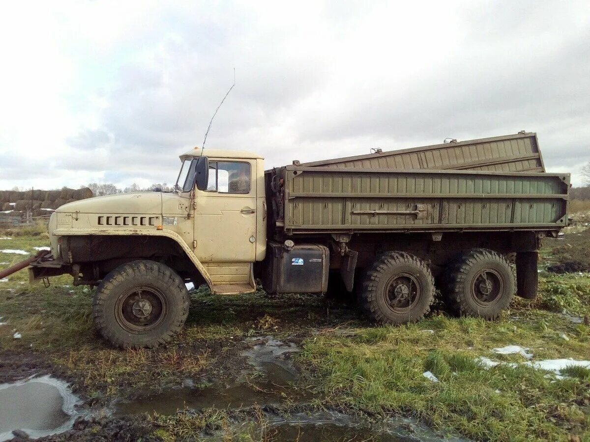 Самосвал урал 6х6 5557. Грузовик урал 5557. Урал,4320самосвал,колхоз. Кузов урал 5557. Урал 5557 самосвал колхозник.