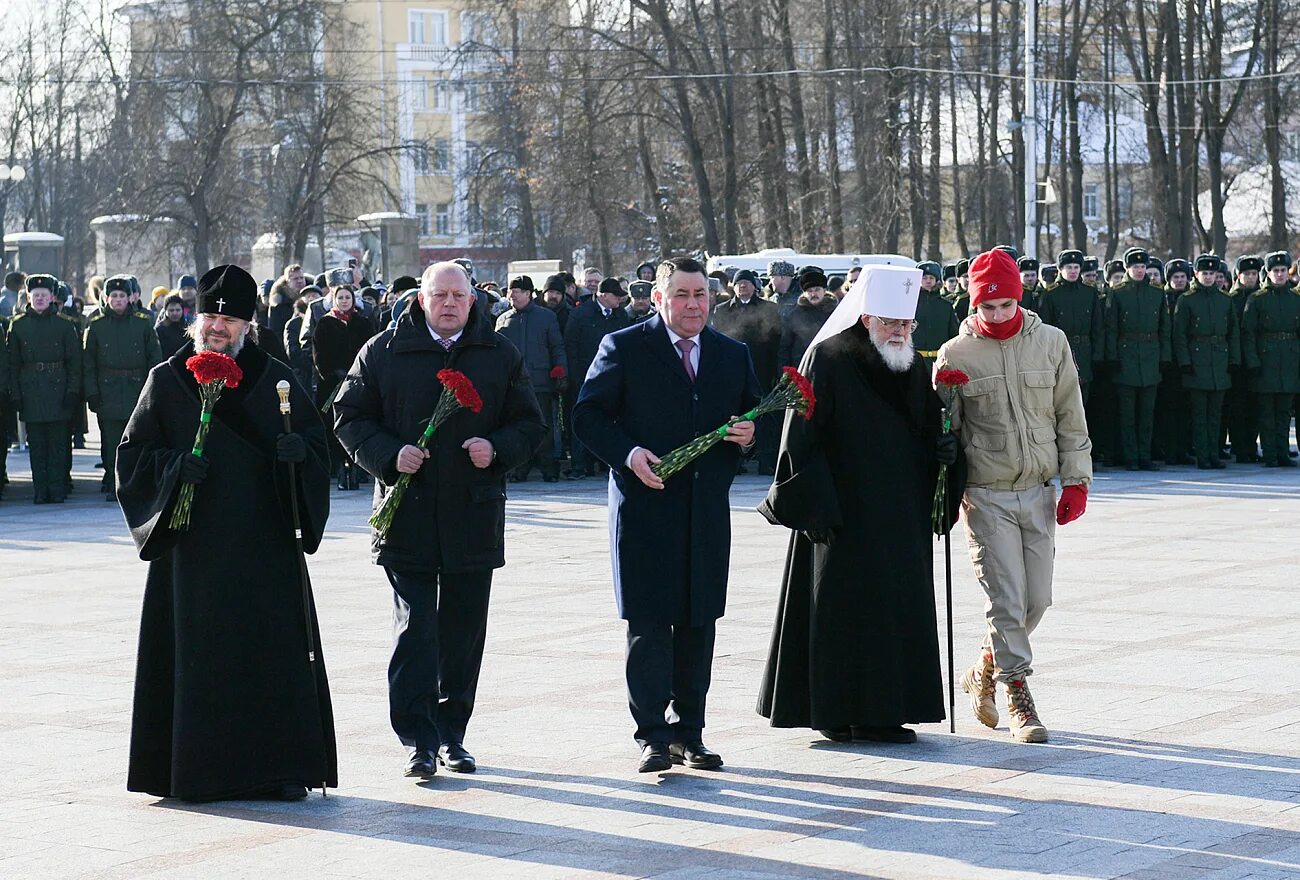 Возложение цветов Москва. Торжественные мероприятия 23 февраля. 23 Февраля праздник возложение цветов. С днём защитника Отечества 23 февраля. Защитники отечества тверь