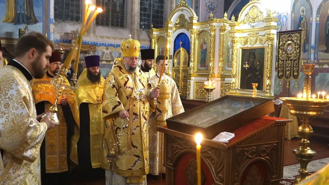 Помазание елеем на всенощном бдении. Всенощное бдение. Храм ХС В Москве. Сравнение высокой мессы и всенощного бдения. Сколько времени длится всенощная