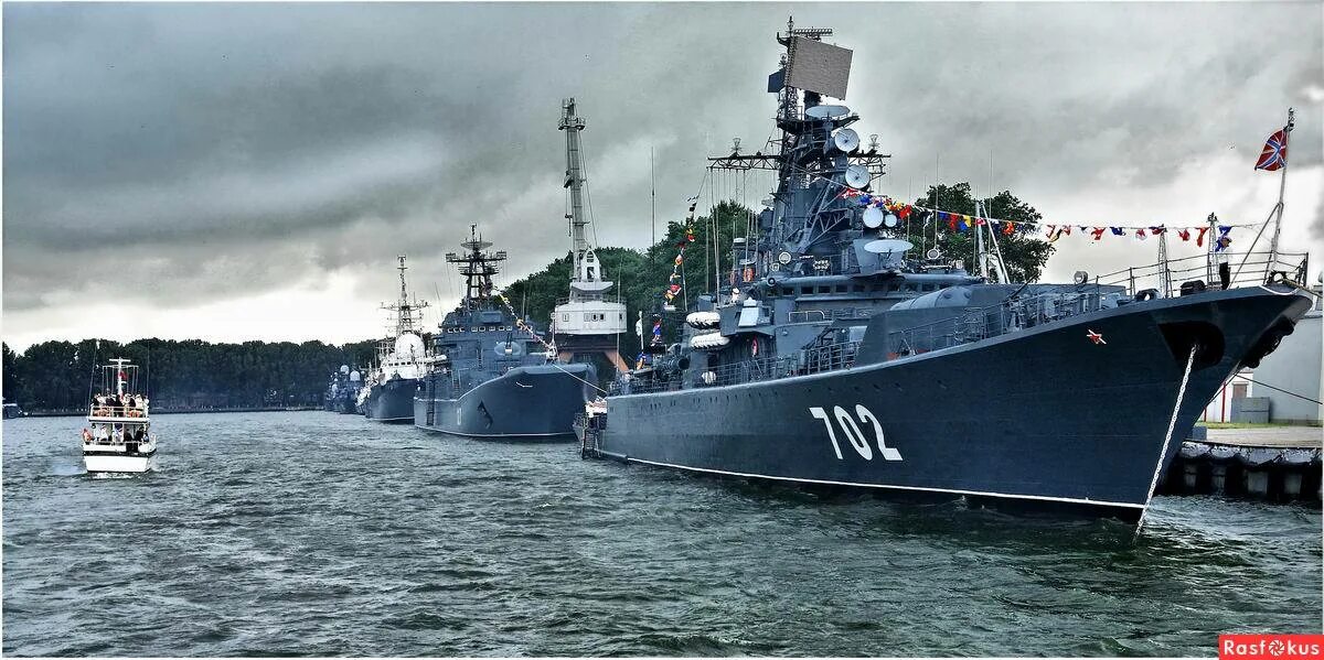 скр пылкий. скр пылкий балтийский флот. скр пылкий 702 балтийский флот. сторожевой корабль пылкий 702. скр пылкий 702 балтийский флот.