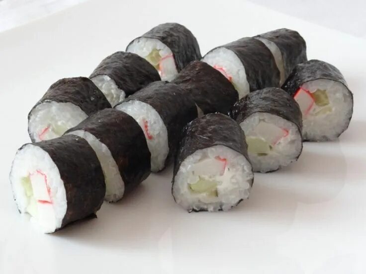 Суши с крабовыми палочками. Роллы с крабовыми палочками. Суши в нори с крабовой палочкой. Роллы с крабовыми палочками. Суши с крабовыми палочками.