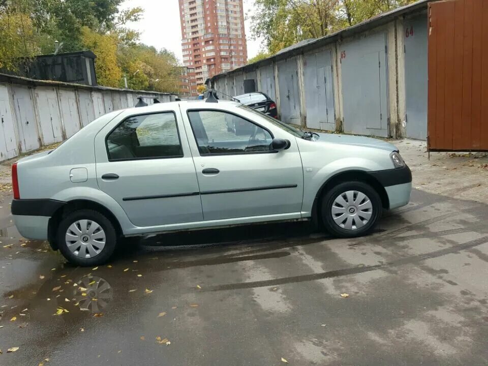 Рено логан купить бу в московской области. Renault Logan Avito. Рено Логан серый 2022 года. Авито Рено Логан с пробегом. Машины Рено Логан авито.