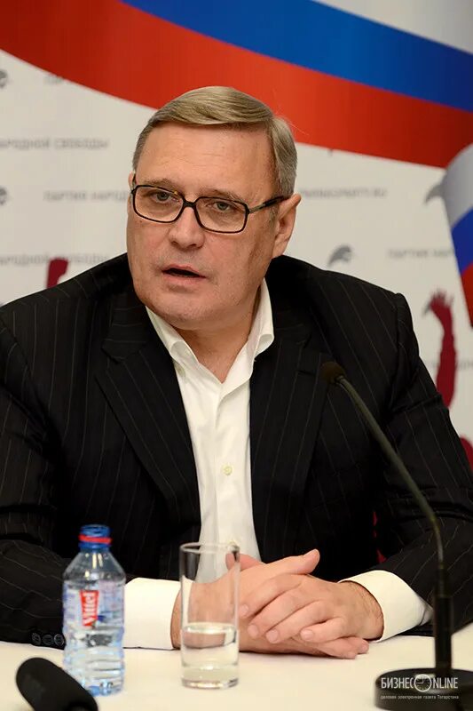 Касьянов михаил михайлович 2000. М м касьянов председатель правительства. Михаил михайлович касьянов. Председателем правительства михаилом касьяновым. Михаил михайлович касьянов.